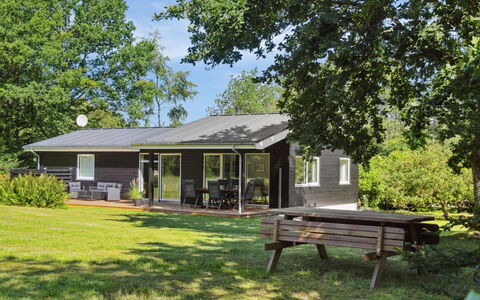 Teodora - 450M from the Sea: Architectuur, Dak, Huis, Samengesteld Materiaal, Daylighting, Siding, Oprit