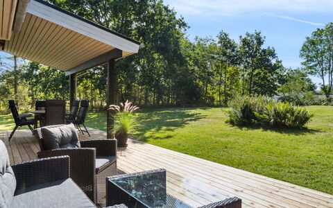 Teodora - 450M from the Sea: Struik, Verblijf, Huis, Schaduw, Groundcover, Tuin, Werf, Backyard, Garden Gebouwen, Gazon