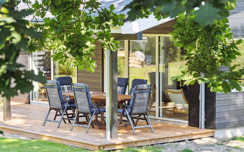 Teodora - 450M from the Sea: Struik, Verblijf, Huis, Schaduw, Groundcover, Tuin, Werf, Backyard, Garden Gebouwen, Gazon