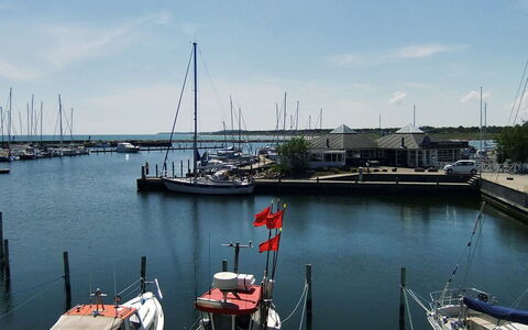 Knud - 2M from the Sea: Dak, Huis, Land Lot, Huis, Verblijf, Landgoed, Garden Gebouwen, Schaduw, Blokhut, Landscaping