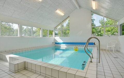 Aimy - 350M from the Sea: Dak, Huis, Land Lot, Huis, Verblijf, Landgoed, Garden Gebouwen, Schaduw, Blokhut, Landscaping