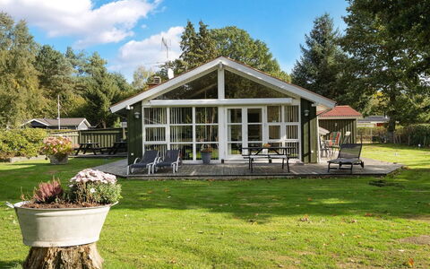 Hermand - 700M from the Sea: Veranda, Huis, Verblijf, Huis, Dak, Landgoed, Deur, Garden Gebouwen, Tuin, Siding