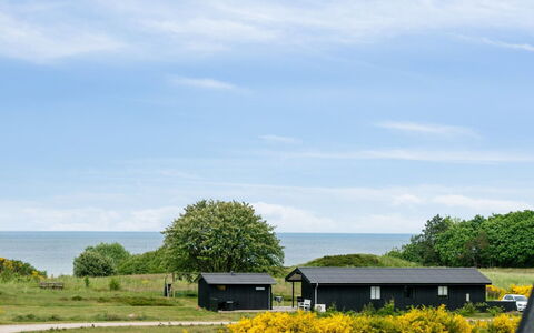 Fritze - 400M from the Sea: Zwembad, Buitenmeubels, Meubilair, Toevlucht, Flagstone, Eco Hotel, Schaduw, Stoel, Vrije Tijd, Landgoed