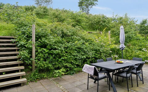 Fritze - 400M from the Sea: Zwembad, Buitenmeubels, Meubilair, Toevlucht, Flagstone, Eco Hotel, Schaduw, Stoel, Vrije Tijd, Landgoed
