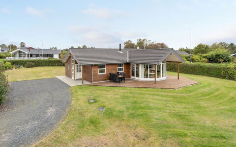 Kimi - 800M from the Sea: Architectuur, Dak, Huis, Samengesteld Materiaal, Daylighting, Siding, Oprit