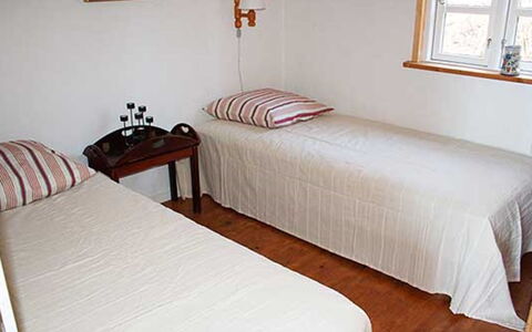 Piia - 800M from the Sea: Bed, Verdieping, Slaapkamer, Meubilair, Flooring, Muur, Hout, Laken, Bedding, Interieur Ontwerp