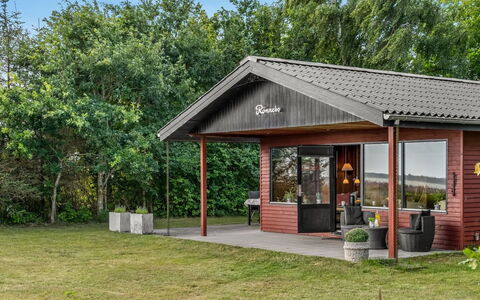 Tayana - 75M to the Fjord: Zwembad, Buitenmeubels, Meubilair, Toevlucht, Flagstone, Eco Hotel, Schaduw, Stoel, Vrije Tijd, Landgoed