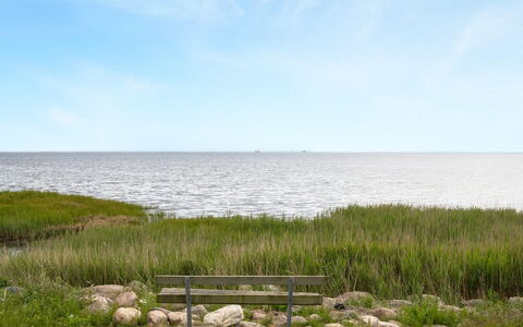Roope - 50M from the Sea: Zwembad, Buitenmeubels, Meubilair, Toevlucht, Flagstone, Eco Hotel, Schaduw, Stoel, Vrije Tijd, Landgoed