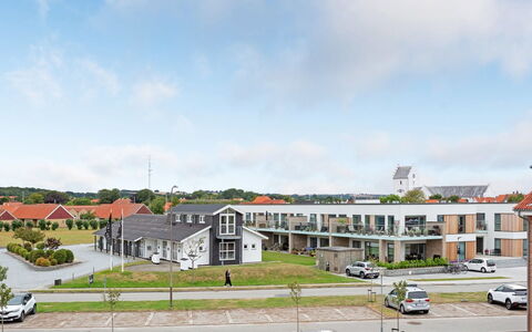 Femme - 15M from the Sea: Zwembad, Buitenmeubels, Meubilair, Toevlucht, Flagstone, Eco Hotel, Schaduw, Stoel, Vrije Tijd, Landgoed
