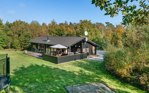 Mourits - 1.2Km from the Sea: Zwembad, Buitenmeubels, Meubilair, Toevlucht, Flagstone, Eco Hotel, Schaduw, Stoel, Vrije Tijd, Landgoed