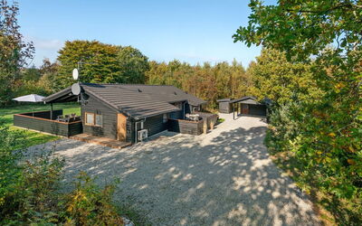 Mourits - 1.2Km from the Sea