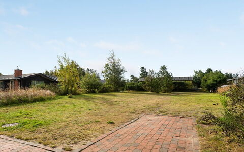 Poul - 100M from the Sea: Zwembad, Buitenmeubels, Meubilair, Toevlucht, Flagstone, Eco Hotel, Schaduw, Stoel, Vrije Tijd, Landgoed