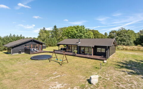 Sirpa - 1Km from the Sea: Meubilair, Interieur Ontwerp, Flooring, Hout, Verdieping, Plafond, Houten Vloer, Stoel, Tafel, Verlichting