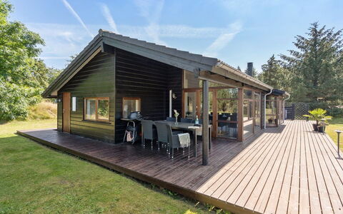 Sirpa - 1Km from the Sea: Meubilair, Interieur Ontwerp, Flooring, Hout, Verdieping, Plafond, Houten Vloer, Stoel, Tafel, Verlichting
