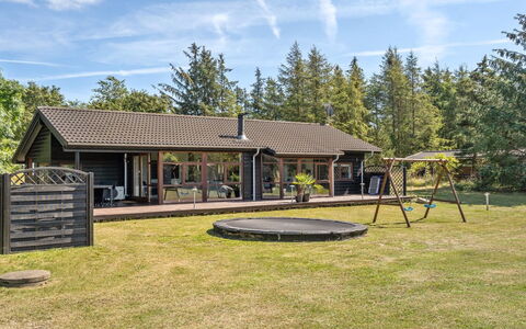Sirpa - 1Km from the Sea: Meubilair, Interieur Ontwerp, Flooring, Hout, Verdieping, Plafond, Houten Vloer, Stoel, Tafel, Verlichting