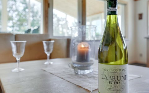 Jeldrik - 100M from the Sea: Fles, Glazen Fles, Wijnfles, Wijn, Plantage