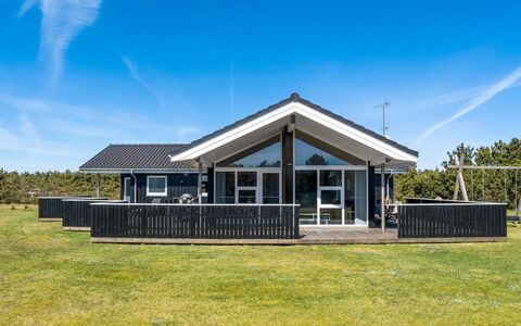 Lirim - 50M from the Sea: Thatching, Verblijf, Huis, Dak, Huis, Boerderij, Hut, Landgoed, Dorp