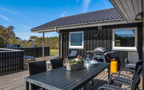 Lirim - 50M from the Sea: Thatching, Verblijf, Huis, Dak, Huis, Boerderij, Hut, Landgoed, Dorp