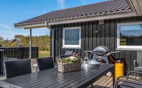 Lirim - 50M from the Sea: Thatching, Verblijf, Huis, Dak, Huis, Boerderij, Hut, Landgoed, Dorp