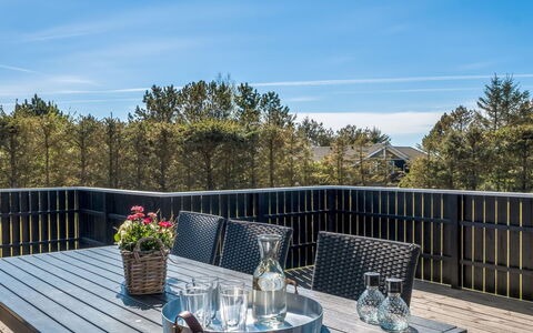 Lirim - 50M from the Sea: Thatching, Verblijf, Huis, Dak, Huis, Boerderij, Hut, Landgoed, Dorp