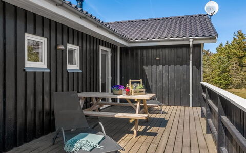Lirim - 50M from the Sea: Thatching, Verblijf, Huis, Dak, Huis, Boerderij, Hut, Landgoed, Dorp