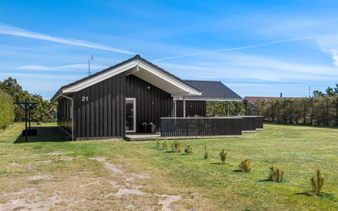 Lirim - 50M from the Sea: Thatching, Verblijf, Huis, Dak, Huis, Boerderij, Hut, Landgoed, Dorp