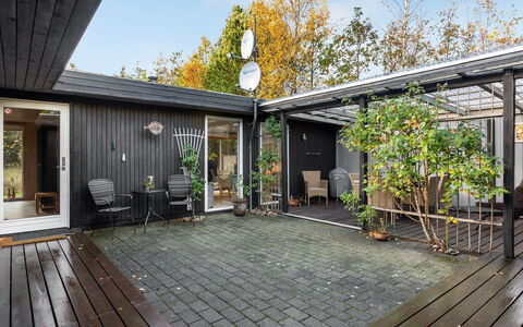 Malti - 300M from the Sea: Zwembad, Buitenmeubels, Meubilair, Toevlucht, Flagstone, Eco Hotel, Schaduw, Stoel, Vrije Tijd, Landgoed