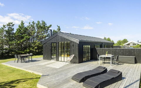 Sheyla - 150M from the Sea: Verblijf, Schuur, Hut, Boerderij, Prairie, Keet, Schuur, Blokhut, Garden Gebouwen