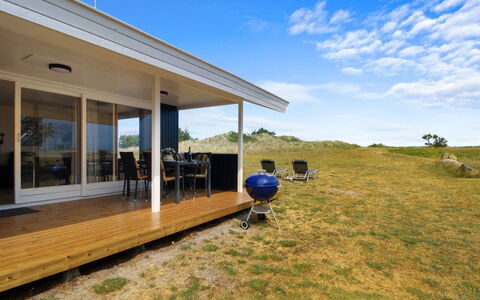 Berndt - 50M from the Sea: Meubilair, Interieur Ontwerp, Flooring, Hout, Verdieping, Plafond, Houten Vloer, Stoel, Tafel, Verlichting