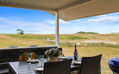 Berndt - 50M from the Sea: Meubilair, Interieur Ontwerp, Flooring, Hout, Verdieping, Plafond, Houten Vloer, Stoel, Tafel, Verlichting