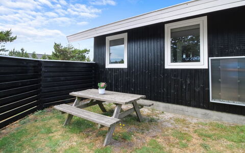 Berndt - 50M from the Sea: Meubilair, Interieur Ontwerp, Flooring, Hout, Verdieping, Plafond, Houten Vloer, Stoel, Tafel, Verlichting