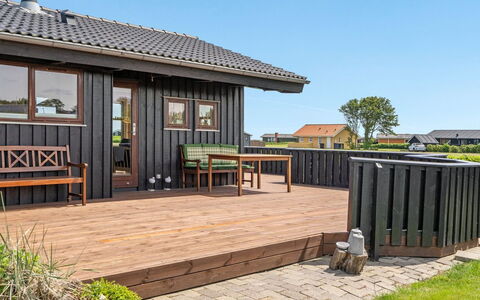Gyda - 100M from the Sea: Zwembad, Buitenmeubels, Meubilair, Toevlucht, Flagstone, Eco Hotel, Schaduw, Stoel, Vrije Tijd, Landgoed