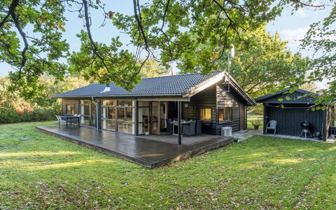 Østmar - 1.2Km from the Sea: Meubilair, Interieur Ontwerp, Flooring, Hout, Verdieping, Plafond, Houten Vloer, Stoel, Tafel, Verlichting