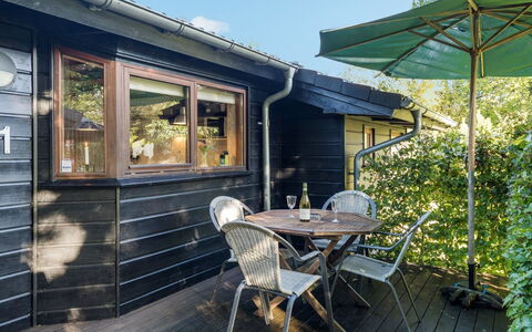 Østmar - 1.2Km from the Sea: Meubilair, Interieur Ontwerp, Flooring, Hout, Verdieping, Plafond, Houten Vloer, Stoel, Tafel, Verlichting