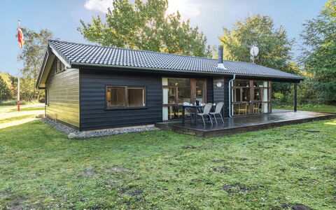 Østmar - 1.2Km from the Sea: Meubilair, Interieur Ontwerp, Flooring, Hout, Verdieping, Plafond, Houten Vloer, Stoel, Tafel, Verlichting