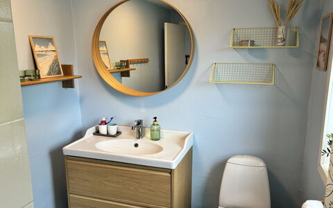 Ika - 600M from the Sea: Flooring, Interieur Ontwerp, Verdieping, Kamer, Badkamerkast, Cabinetry, Lade, Loodgieterswerkinrichting, Beits
