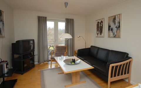 Runhild - 100M from the Sea: Meubilair, Flooring, Interieur Ontwerp, Verdieping, Hout, Tafel, Kamer, Woonkamer, Houten Vloer, Verlichting