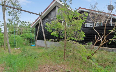 Flora - 150M from the Sea: Thatching, Verblijf, Huis, Dak, Huis, Boerderij, Hut, Landgoed, Dorp