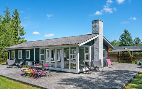 Sighwith - 500M from the Sea: Zwembad, Buitenmeubels, Meubilair, Toevlucht, Flagstone, Eco Hotel, Schaduw, Stoel, Vrije Tijd, Landgoed