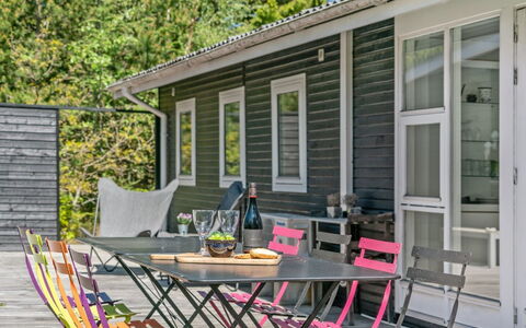 Sighwith - 500M from the Sea: Zwembad, Buitenmeubels, Meubilair, Toevlucht, Flagstone, Eco Hotel, Schaduw, Stoel, Vrije Tijd, Landgoed