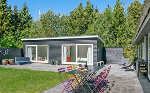Sighwith - 500M from the Sea: Zwembad, Buitenmeubels, Meubilair, Toevlucht, Flagstone, Eco Hotel, Schaduw, Stoel, Vrije Tijd, Landgoed