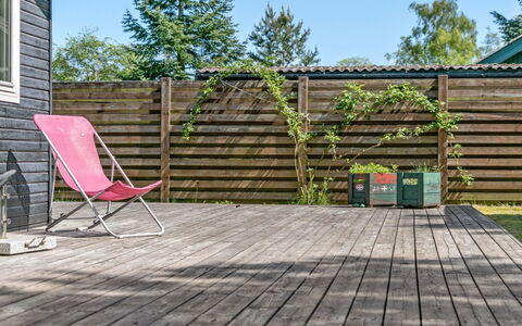 Sighwith - 500M from the Sea: Zwembad, Buitenmeubels, Meubilair, Toevlucht, Flagstone, Eco Hotel, Schaduw, Stoel, Vrije Tijd, Landgoed