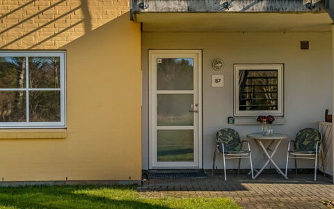 Jyrki - 100M from the Sea: Deur, Werf, Landgoed, Balkon, Siding, Veranda, Oprit, Backyard, Buitenmeubels, Home Deur