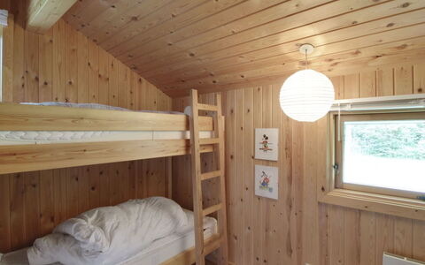 Gerasim - 400M from the Sea: Hout, Slaapkamer, Plafond, Interieur Ontwerp, Flooring, Verdieping, Bed, Meubilair, Beits, Kamer