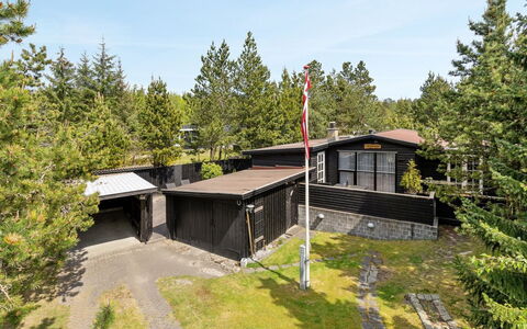 Siljan - from the Sea: Dak, Huis, Huis, Verblijf, Siding, Landgoed, Oprit, Garden Gebouwen, Werf, Schuur