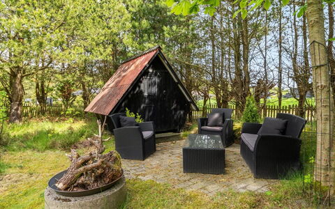 Siljan - from the Sea: Dak, Huis, Huis, Verblijf, Siding, Landgoed, Oprit, Garden Gebouwen, Werf, Schuur