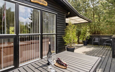 Siljan - from the Sea: Dak, Huis, Huis, Verblijf, Siding, Landgoed, Oprit, Garden Gebouwen, Werf, Schuur