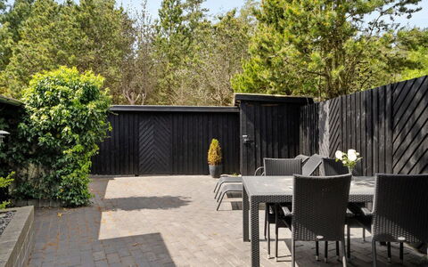 Siljan - from the Sea: Dak, Huis, Huis, Verblijf, Siding, Landgoed, Oprit, Garden Gebouwen, Werf, Schuur