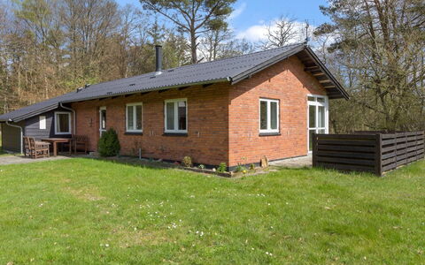 Eina - 250M from the Sea: Thatching, Verblijf, Huis, Dak, Huis, Boerderij, Hut, Landgoed, Dorp