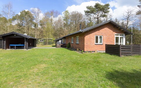 Eina - 250M from the Sea: Thatching, Verblijf, Huis, Dak, Huis, Boerderij, Hut, Landgoed, Dorp